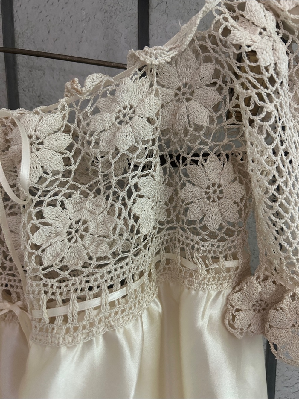 Vintage Women’s Cream Crochet Yoke Satin Peasant Top - Picture 4 of 6